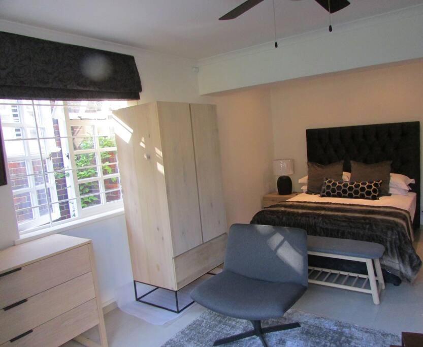 Lovely 1-bedroom With A Pool Cape Town